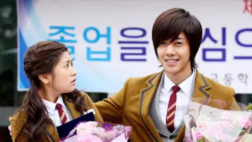 Backdrop for the TV series "Playful Kiss" #1460172