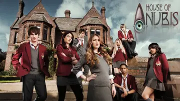 Backdrop for the TV series "House of Anubis" #1457327