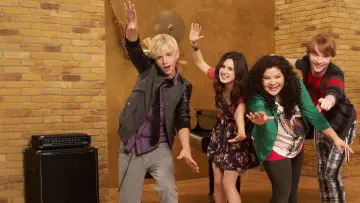 Backdrop for the TV series "Austin & Ally" #1384505