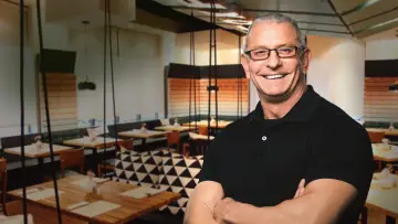 Backdrop for the TV series "Restaurant: Impossible" #1543940