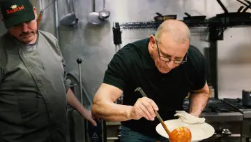Backdrop for the TV series "Restaurant: Impossible" #1543948