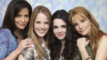 Backdrop for the TV series "Switched at Birth" #1319893