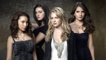 Backdrop for the TV series "The Secret Circle" #1465057