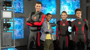 Backdrop for the TV series "Lab Rats" #1355140