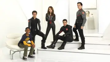 Backdrop for the TV series "Lab Rats" #1355149