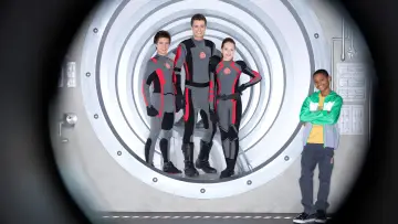Backdrop for the TV series "Lab Rats" #1355153
