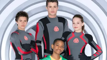 Backdrop for the TV series "Lab Rats" #1355154