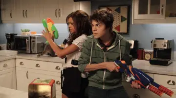 Backdrop for the TV series "My Babysitter