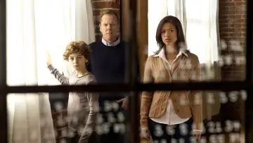 Backdrop for the TV series "Touch" #1410908