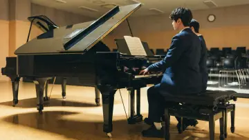 Backdrop for the TV series "Four Hands, Two Sonatas" #1472045