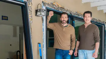 Backdrop for the TV series "Property Brothers: Under Pressure" #1548854