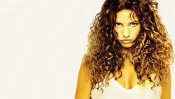 Backdrop for the TV series "Katie Price: Nothing to Hide" #1551180