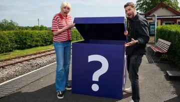Backdrop for the TV series "Summer Unboxed with Maisie and Joel" #1511614