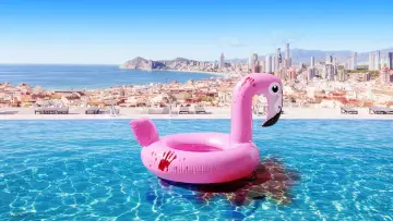 Backdrop for the TV series "Benidorm Is Murder" #1229298