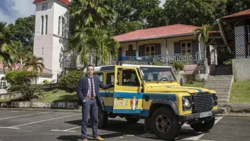 Backdrop for the TV series "Death in Paradise" #1254387