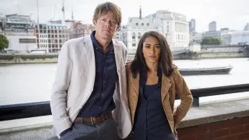 Backdrop for the TV series "Death in Paradise" #1254392