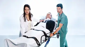 Backdrop for the TV series "Saving Hope" #1370895