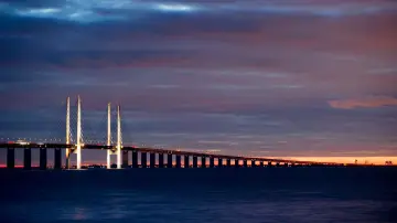 Backdrop к сериалу "The Bridge" #1339944