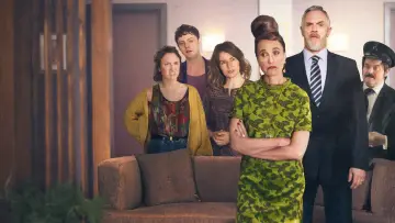 Backdrop к сериалу "Cuckoo" #1428514