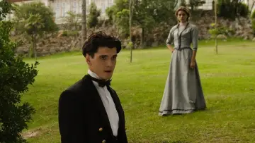Backdrop for the TV series "Grand Hotel" #1343438