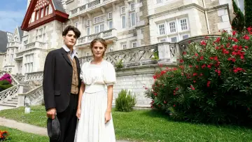 Backdrop for the TV series "Grand Hotel" #1343441