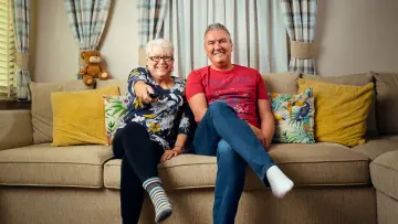 Backdrop for the TV series "Gogglebox" #1495016