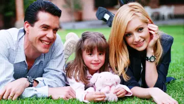 Backdrop for the TV series "Little Angel Face" #1398007