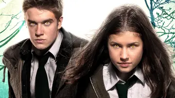 Backdrop for the TV series "Wolfblood" #1458801