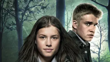 Backdrop for the TV series "Wolfblood" #1458803