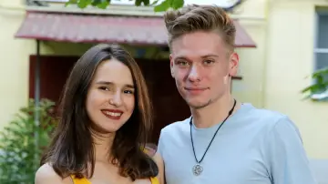 Backdrop for the TV series "90 Day Fiancé" #1316437