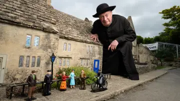 Backdrop for the TV series "Father Brown" #1291620