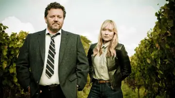 Backdrop for the TV series "The Brokenwood Mysteries" #1342783