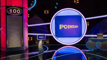 Backdrop к сериалу "Pointless Celebrities" #1351424