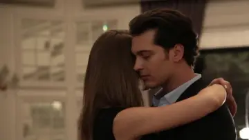 Backdrop for the TV series "Medcezir" #1382326