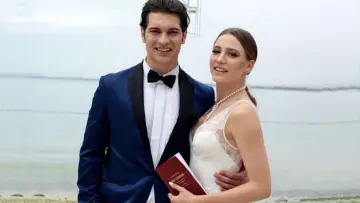 Backdrop for the TV series "Medcezir" #1382329