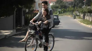 Backdrop for the TV series "Medcezir" #1382332