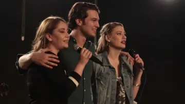 Backdrop for the TV series "Medcezir" #1382341
