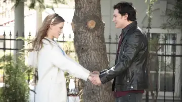 Backdrop for the TV series "Medcezir" #1382346