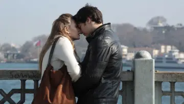 Backdrop for the TV series "Medcezir" #1382349