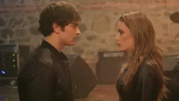 Backdrop for the TV series "Medcezir" #1382363
