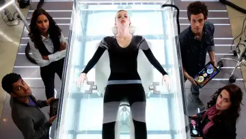 Backdrop for the TV series "Stitchers" #1469096