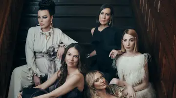 Backdrop for the TV series "Younger" #1329261