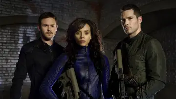 Backdrop for the TV series "Killjoys" #1385729