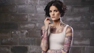 Backdrop for the TV series "Blindspot" #1305049