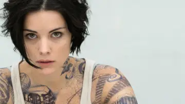 Backdrop for the TV series "Blindspot" #1305072