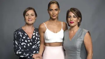 Backdrop for the TV series "Ambitious Women" #1402159