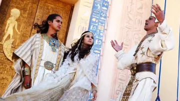 Backdrop for the TV series "Tut" #1466803