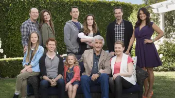 Backdrop for the TV series "Life in Pieces" #1368222