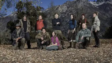 Backdrop к сериалу "Alone" #1223373