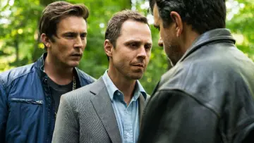 Backdrop for the TV series "Sneaky Pete" #1354984